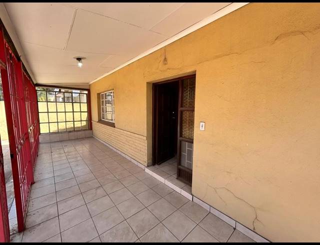 4 BEDROOM HOUSE FOR SALE IN SPRINGS CENTRAL